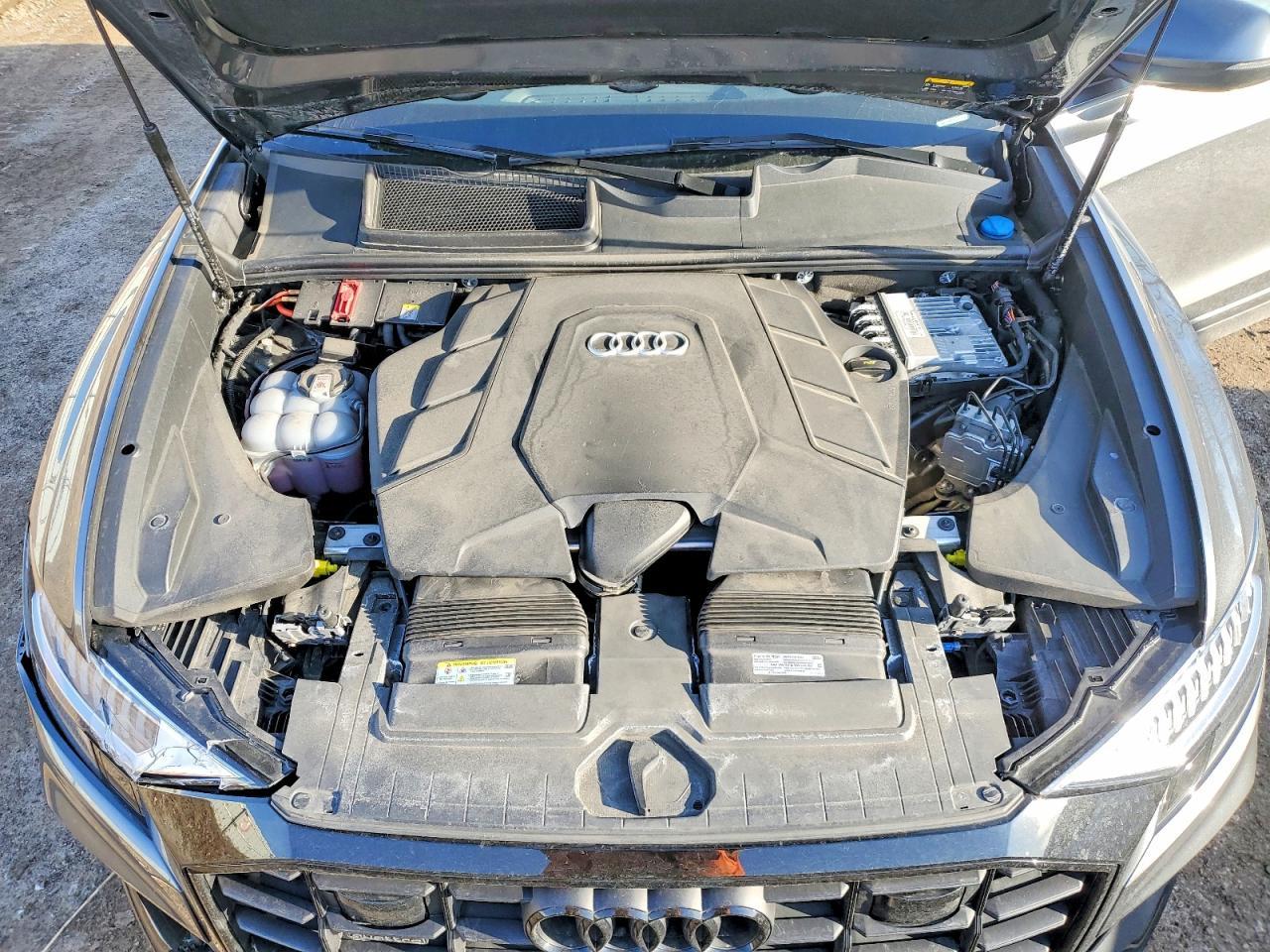 2023 AUDI Q8