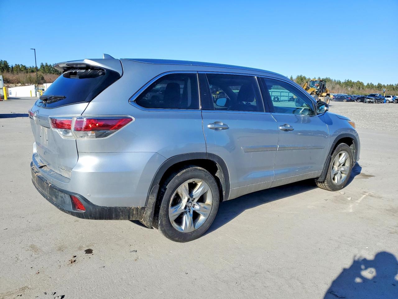 2016 TOYOTA HIGHLANDER