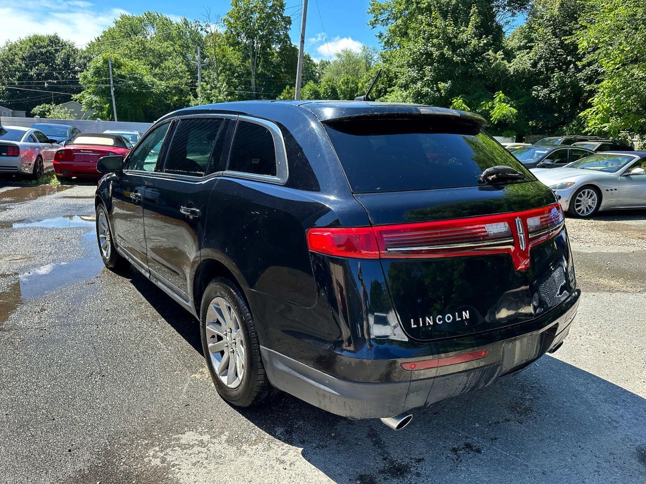 2017 LINCOLN MKT