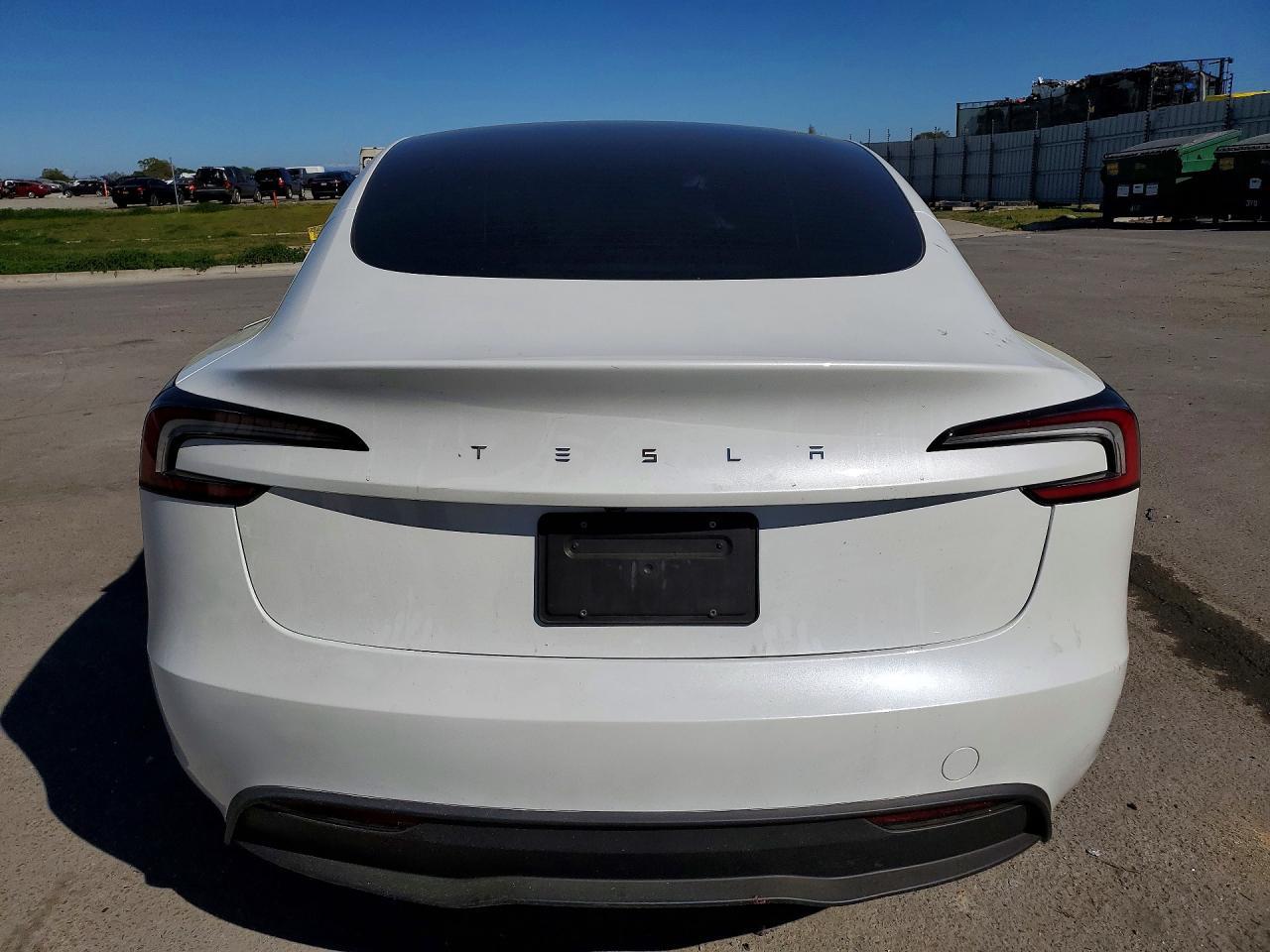 2025 TESLA MODEL 3