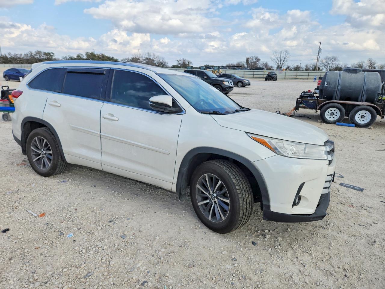 2018 TOYOTA HIGHLANDER