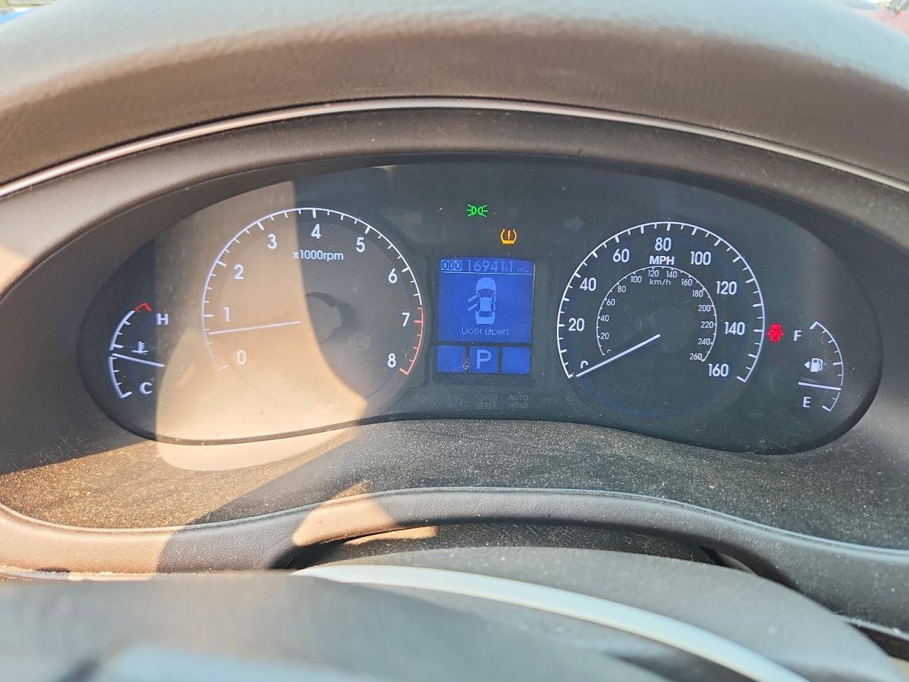 2013 HYUNDAI GENESIS