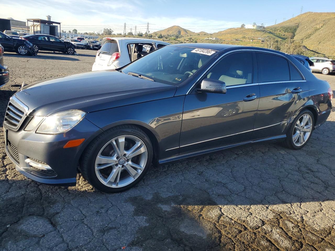 2013 MERCEDES-BENZ E-Class