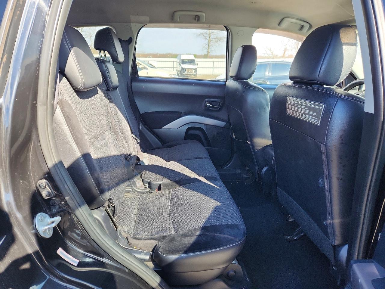 2010 MITSUBISHI outlander