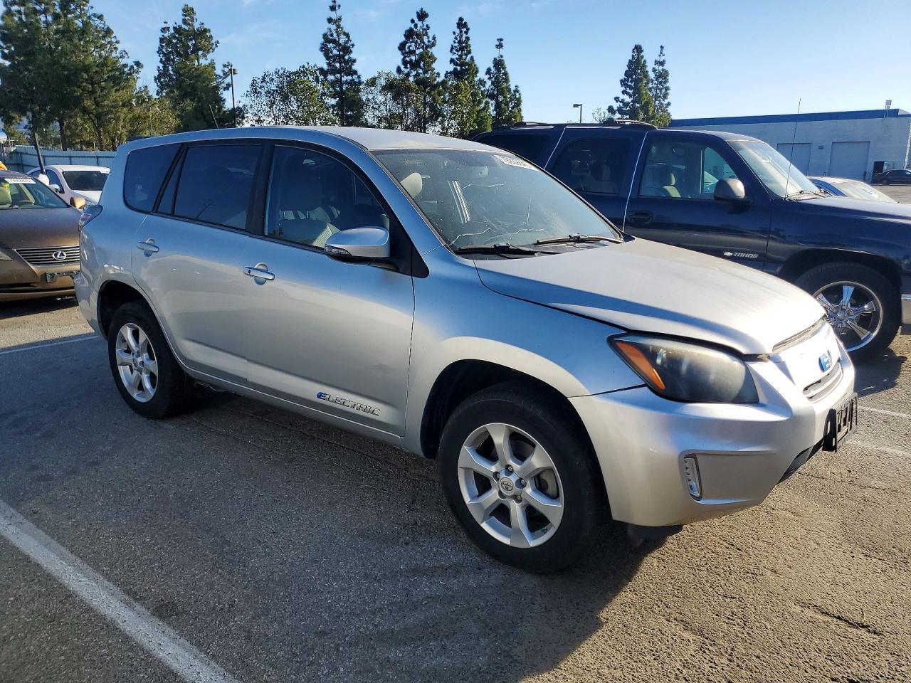 2013 TOYOTA RAV4