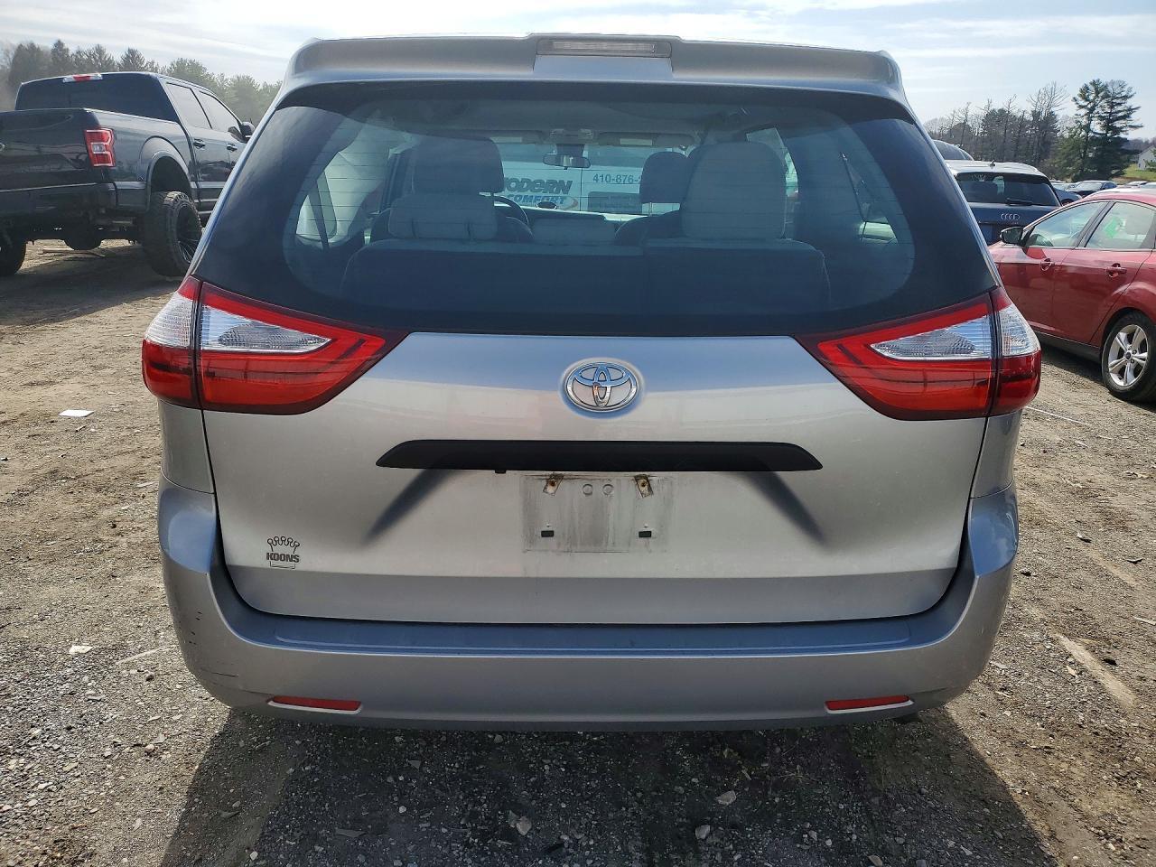2018 TOYOTA SIENNA