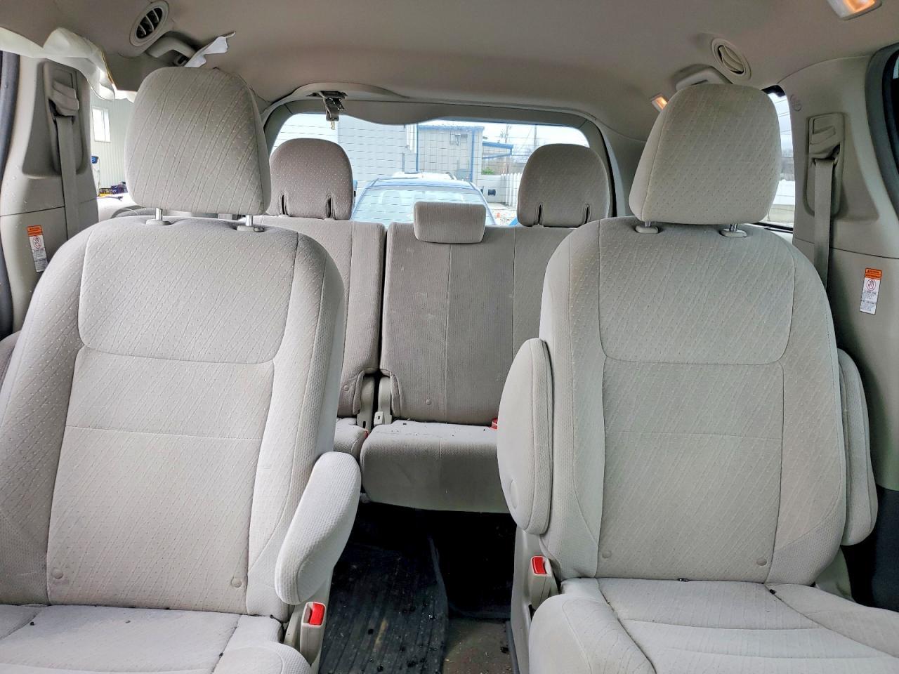 2016 TOYOTA SIENNA