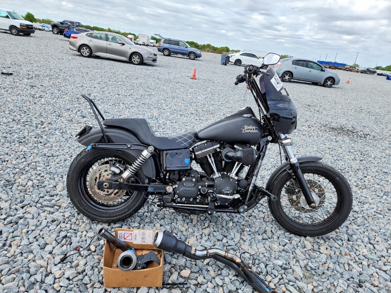 2016 HARLEY-DAVIDSON Fxdb