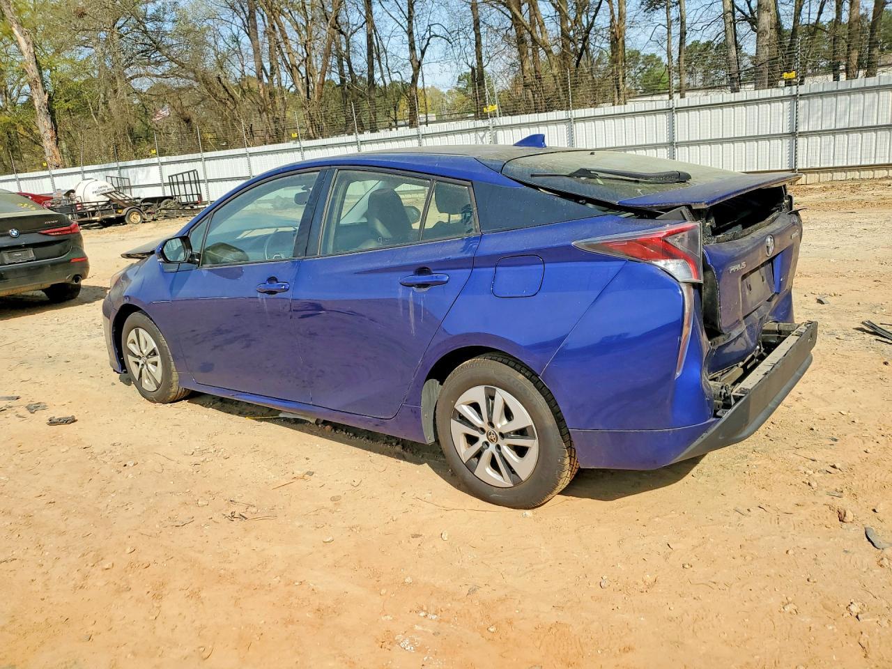 2016 TOYOTA PRIUS