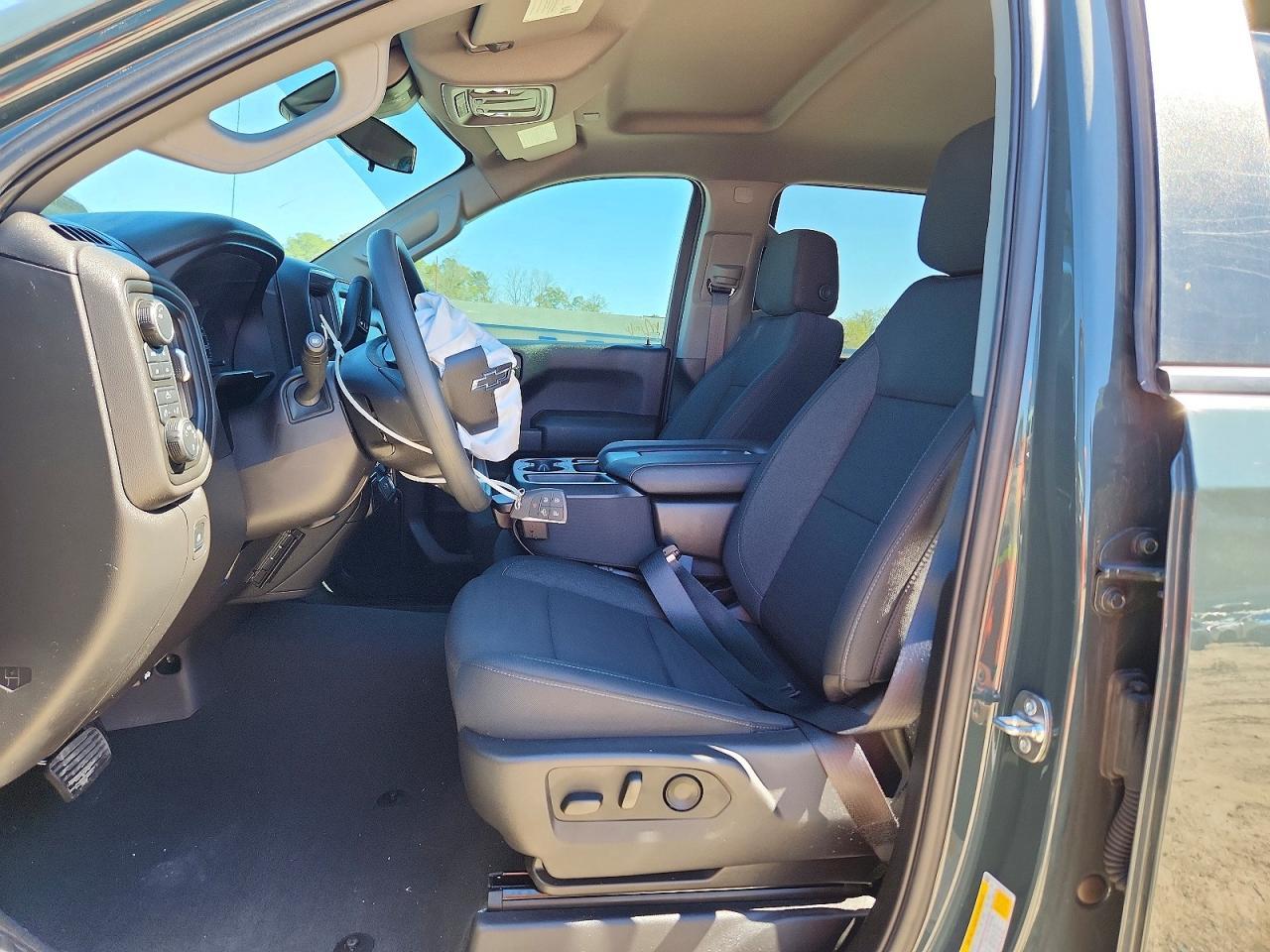 2025 CHEVROLET Silverado