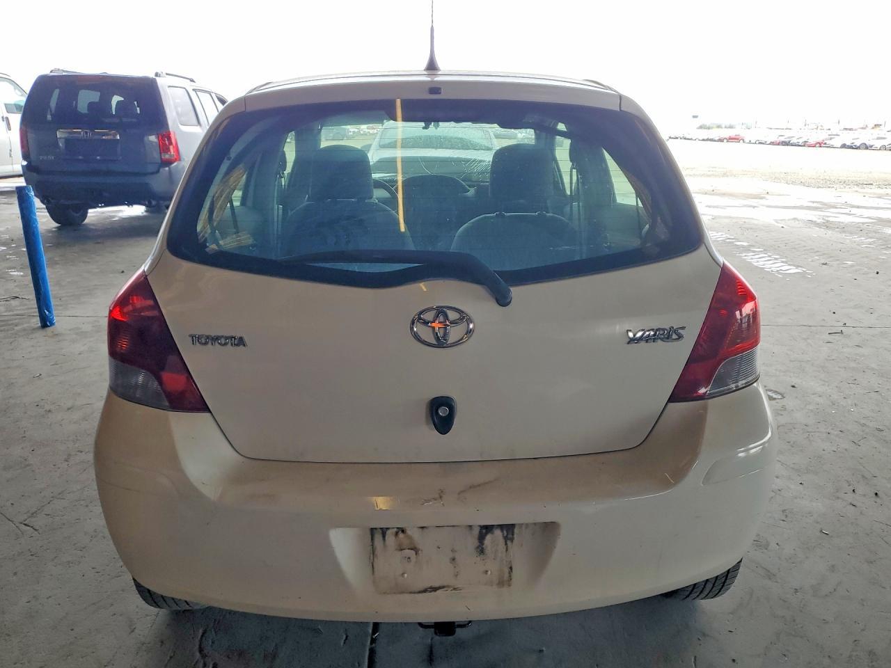 2011 TOYOTA YARIS