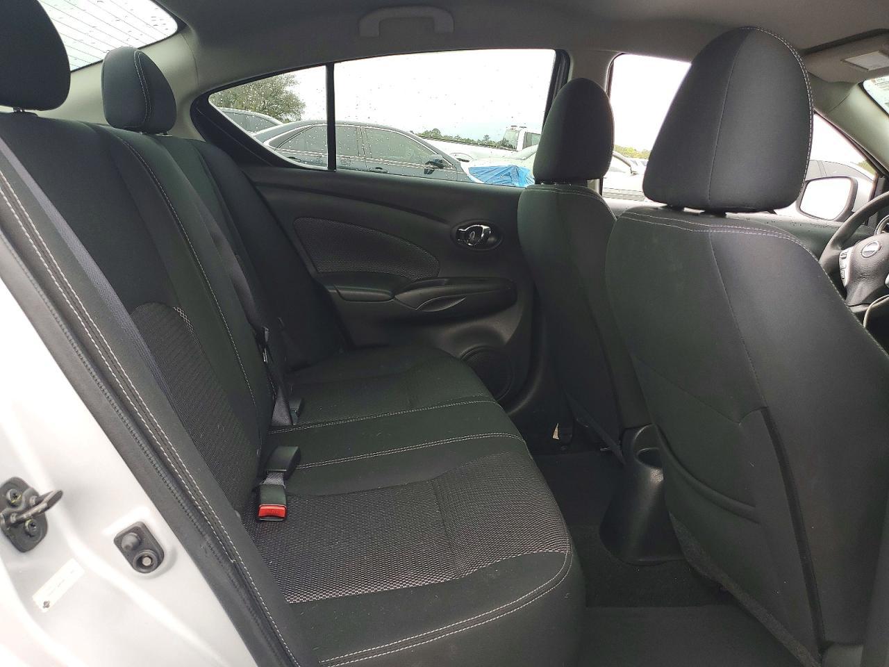 2017 NISSAN VERSA