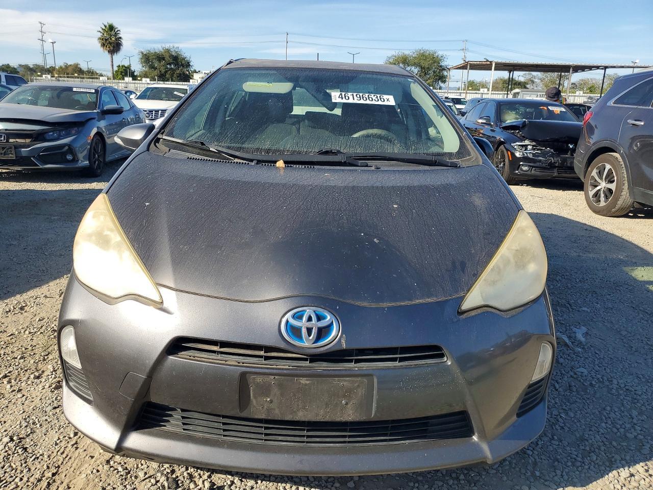 2013 TOYOTA Prius c