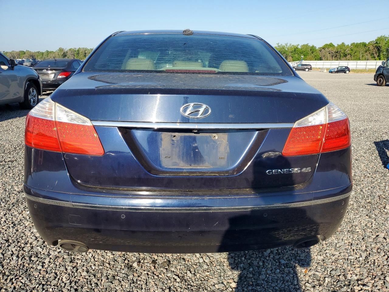 2011 HYUNDAI GENESIS