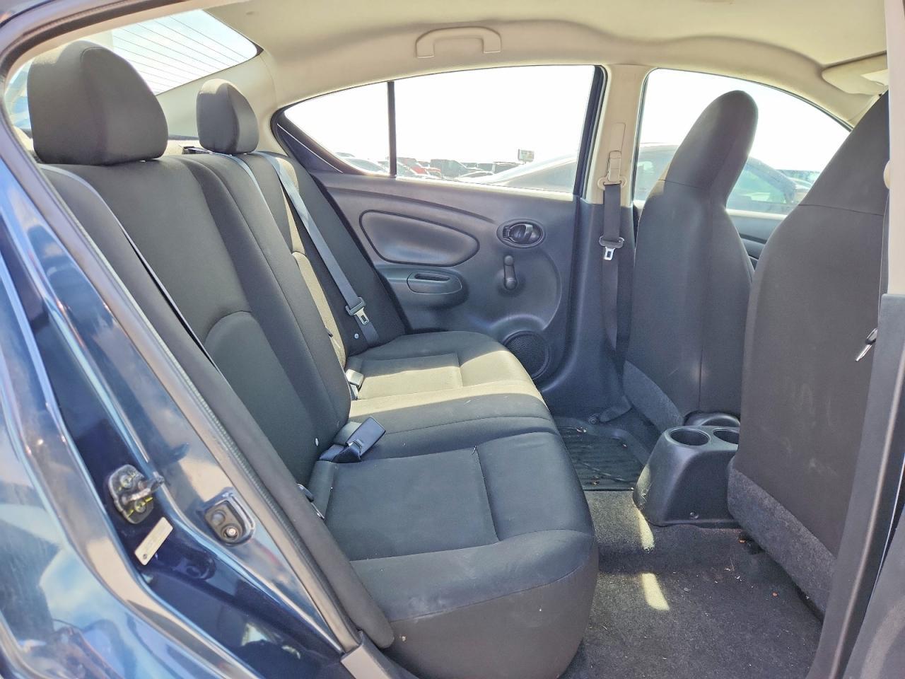 2015 NISSAN VERSA