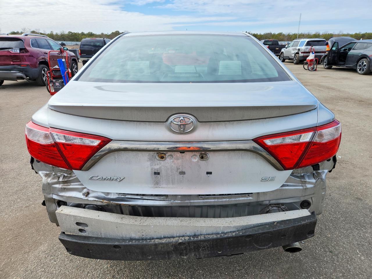 2016 TOYOTA CAMRY