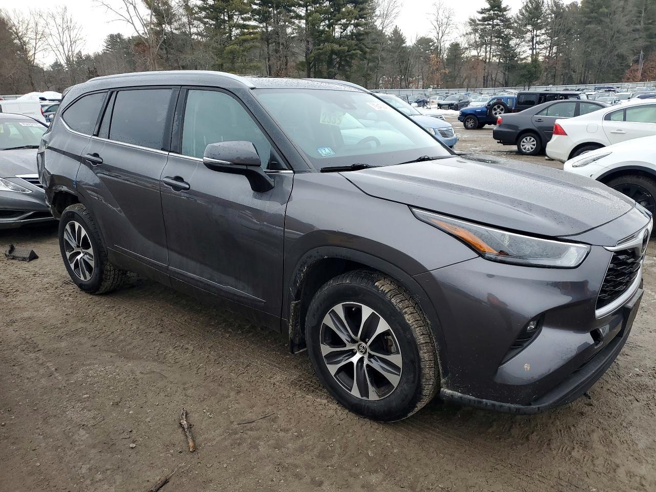 2022 TOYOTA HIGHLANDER