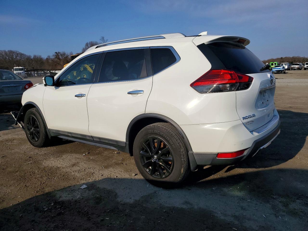 2017 NISSAN ROGUE