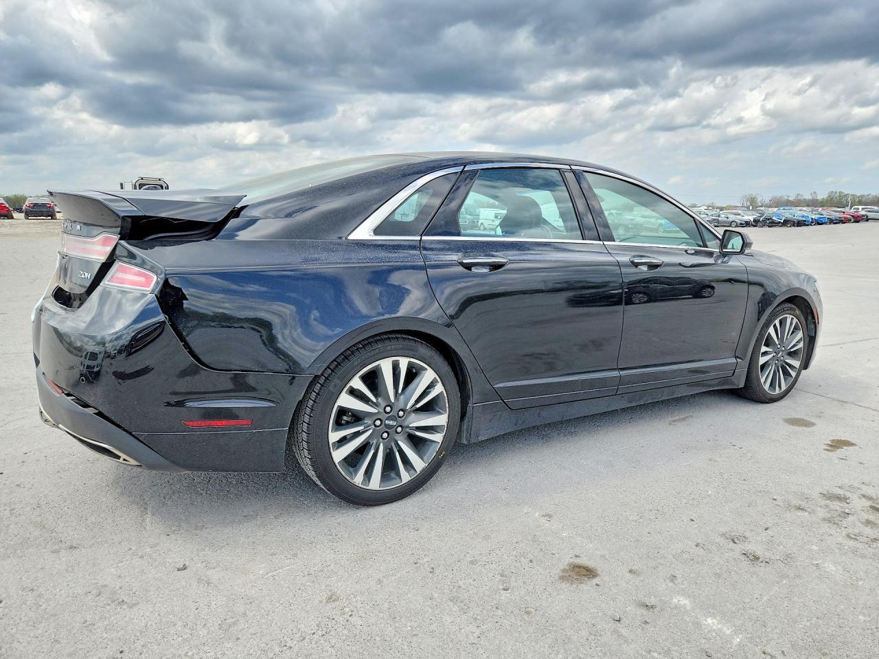 2017 LINCOLN MKZ