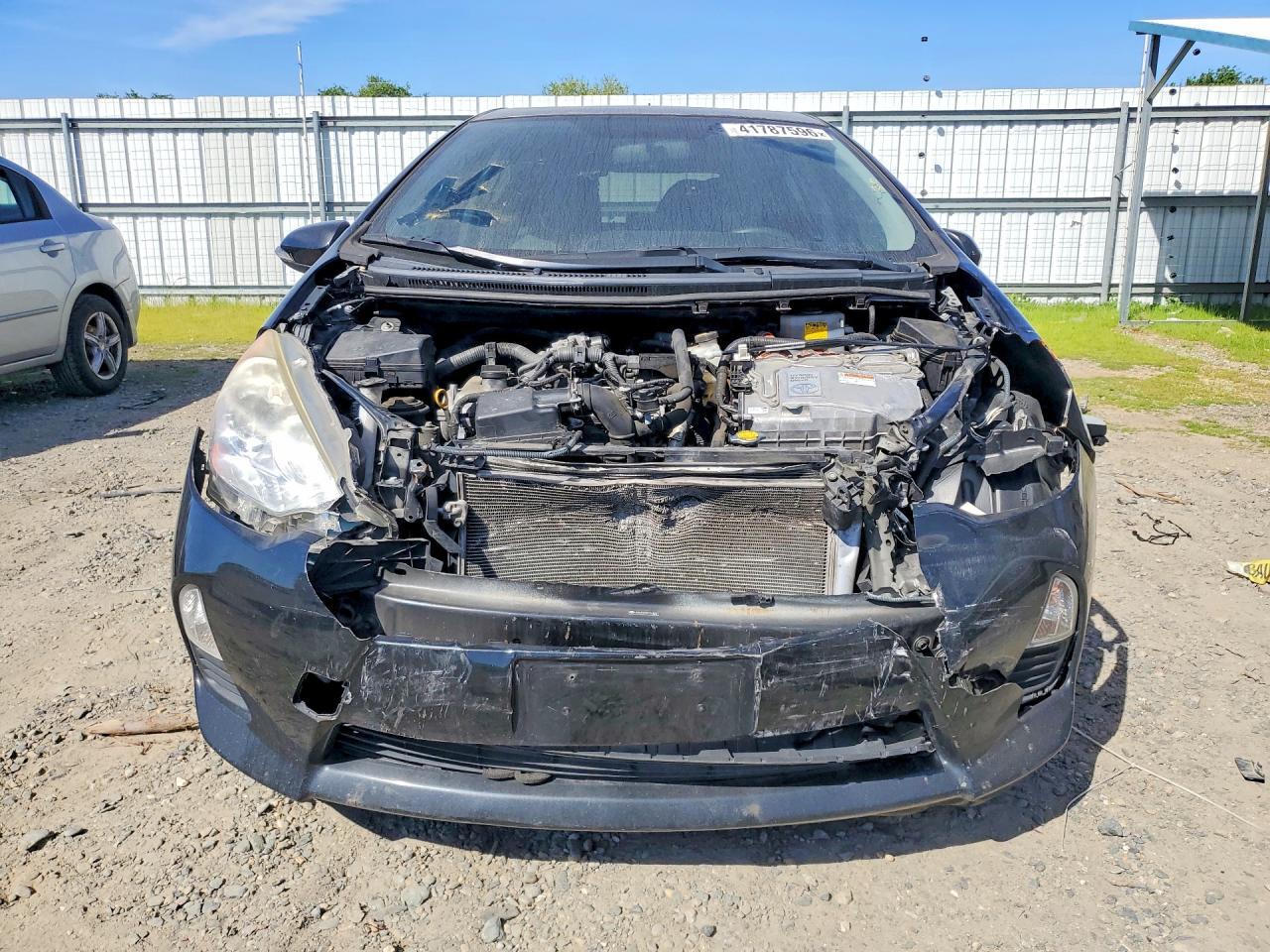 2013 TOYOTA Prius c