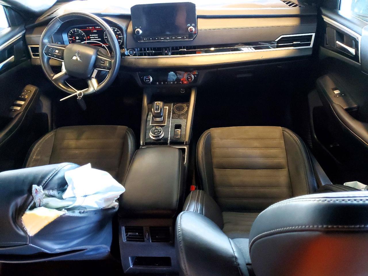 2023 MITSUBISHI outlander