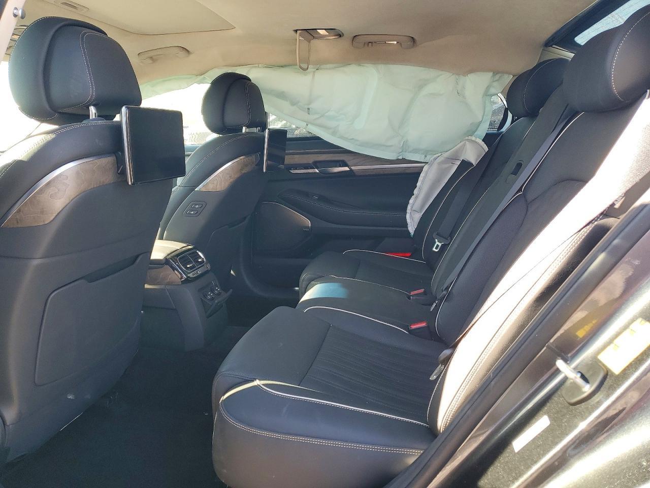 2021 GENESIS G90