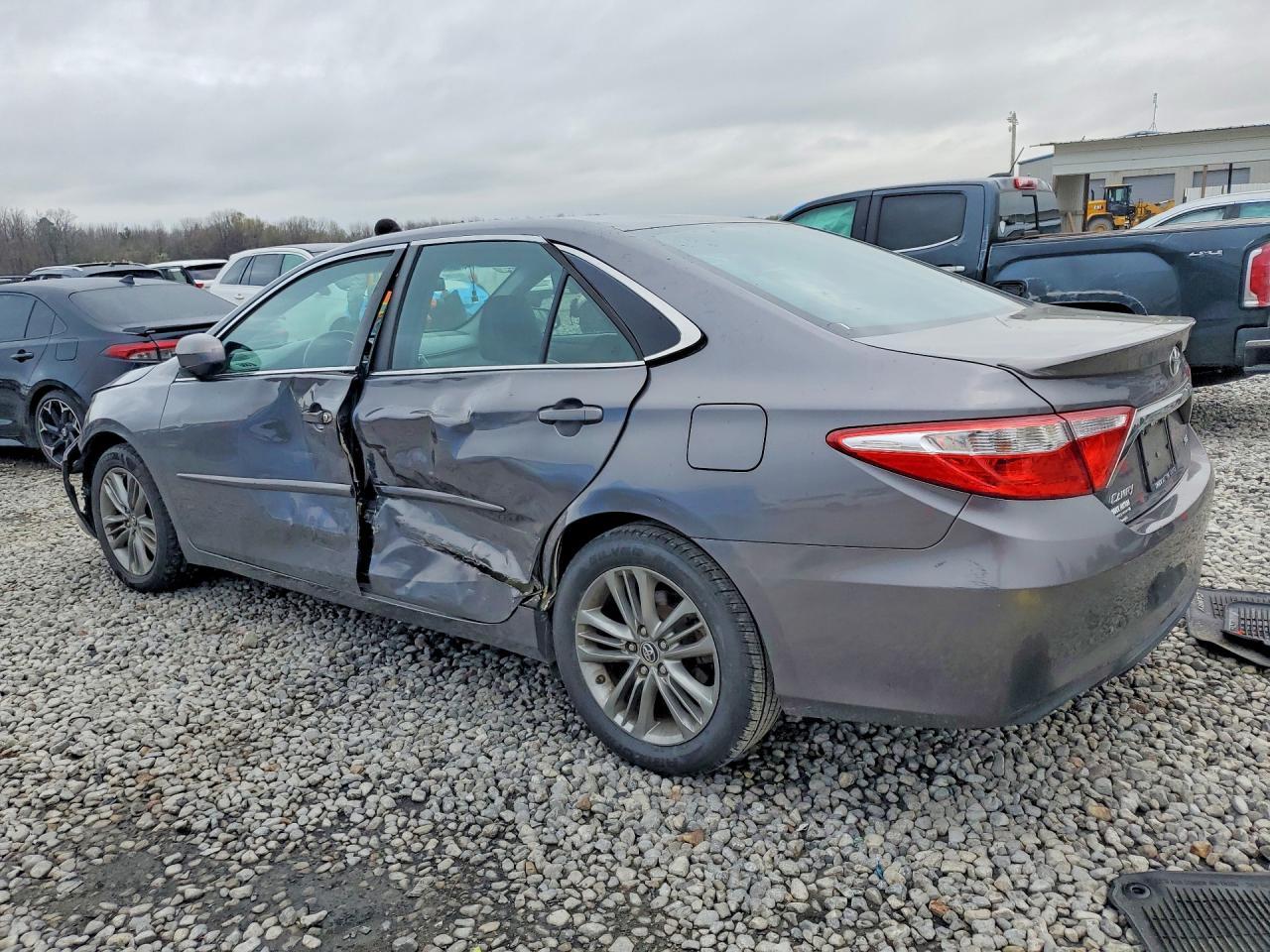 2015 TOYOTA CAMRY