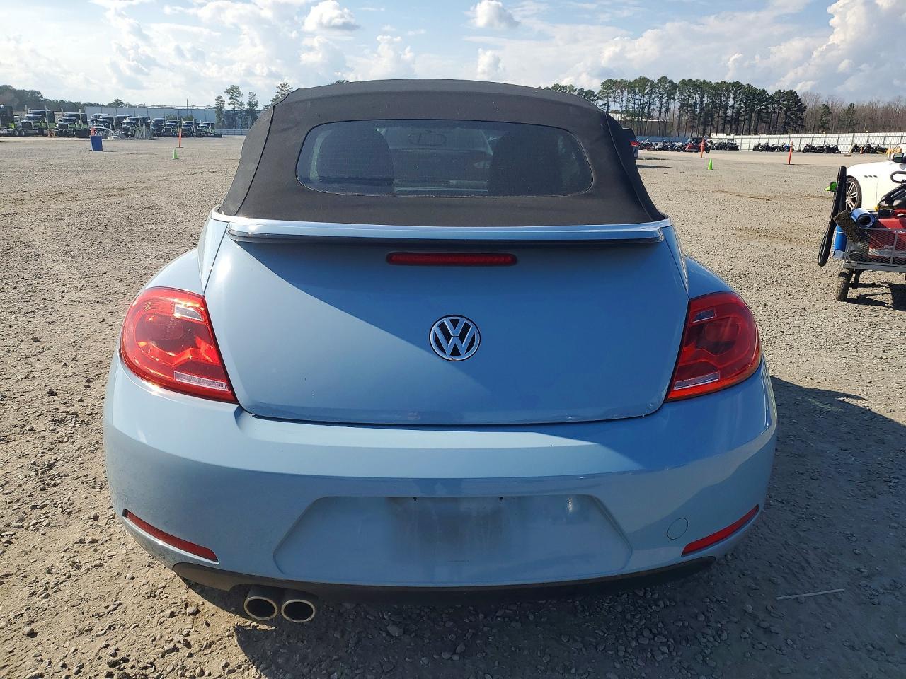 2013 VOLKSWAGEN Beetle