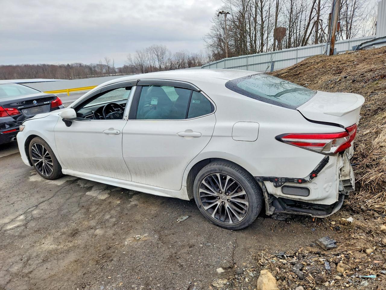 2018 TOYOTA CAMRY