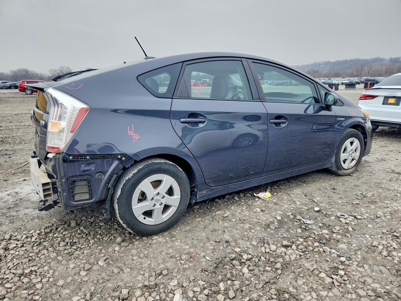 2011 TOYOTA PRIUS