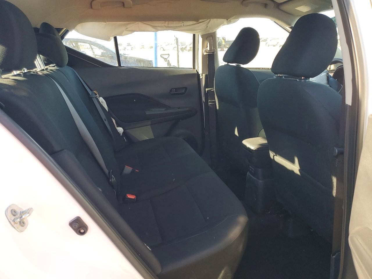 2024 NISSAN KICKS