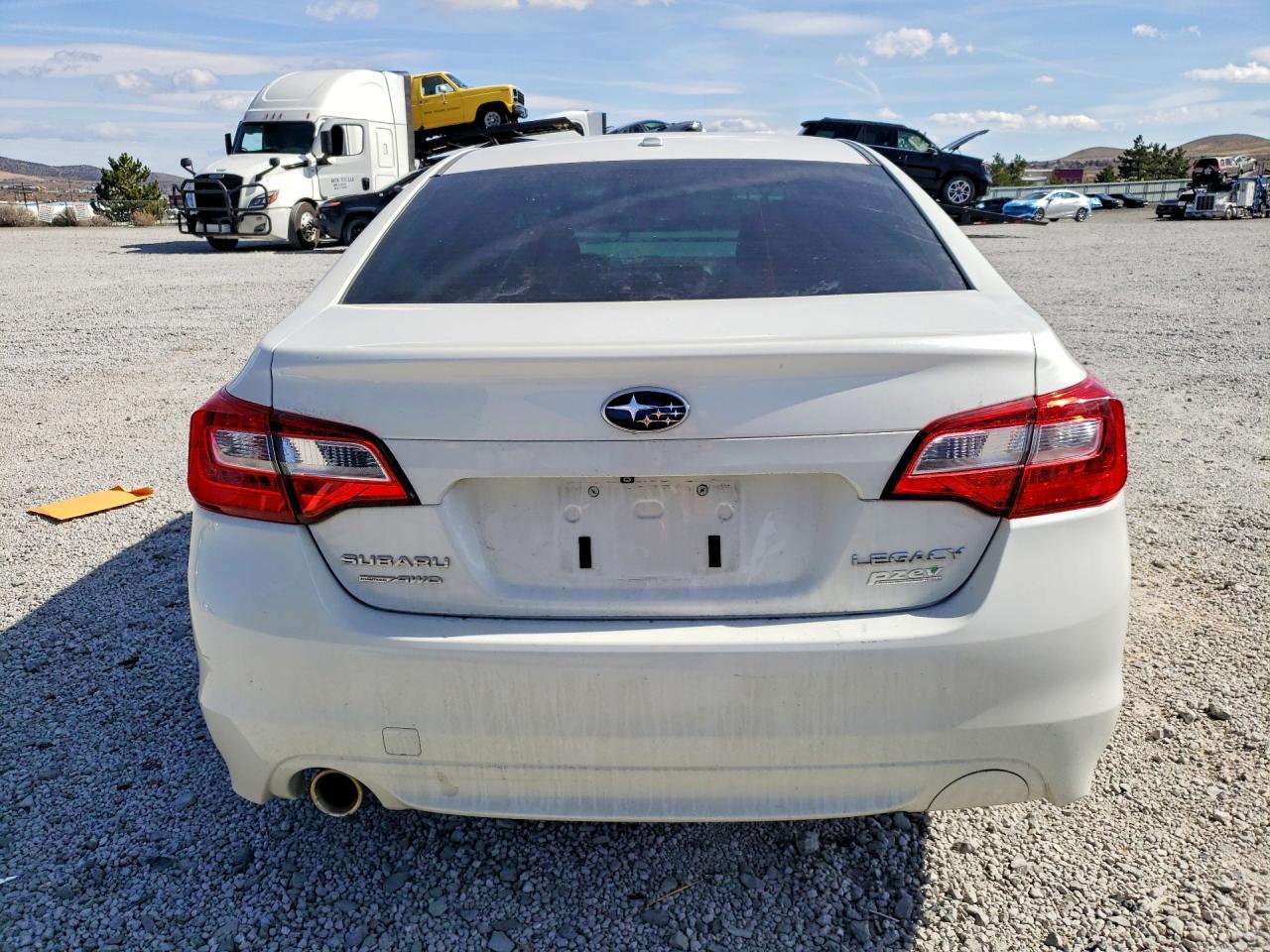 2015 SUBARU Legacy