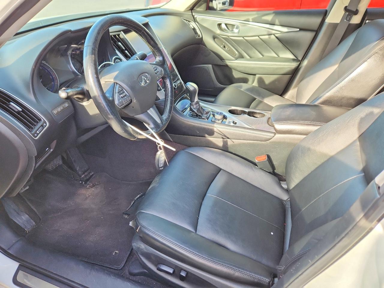 2015 INFINITI Q50