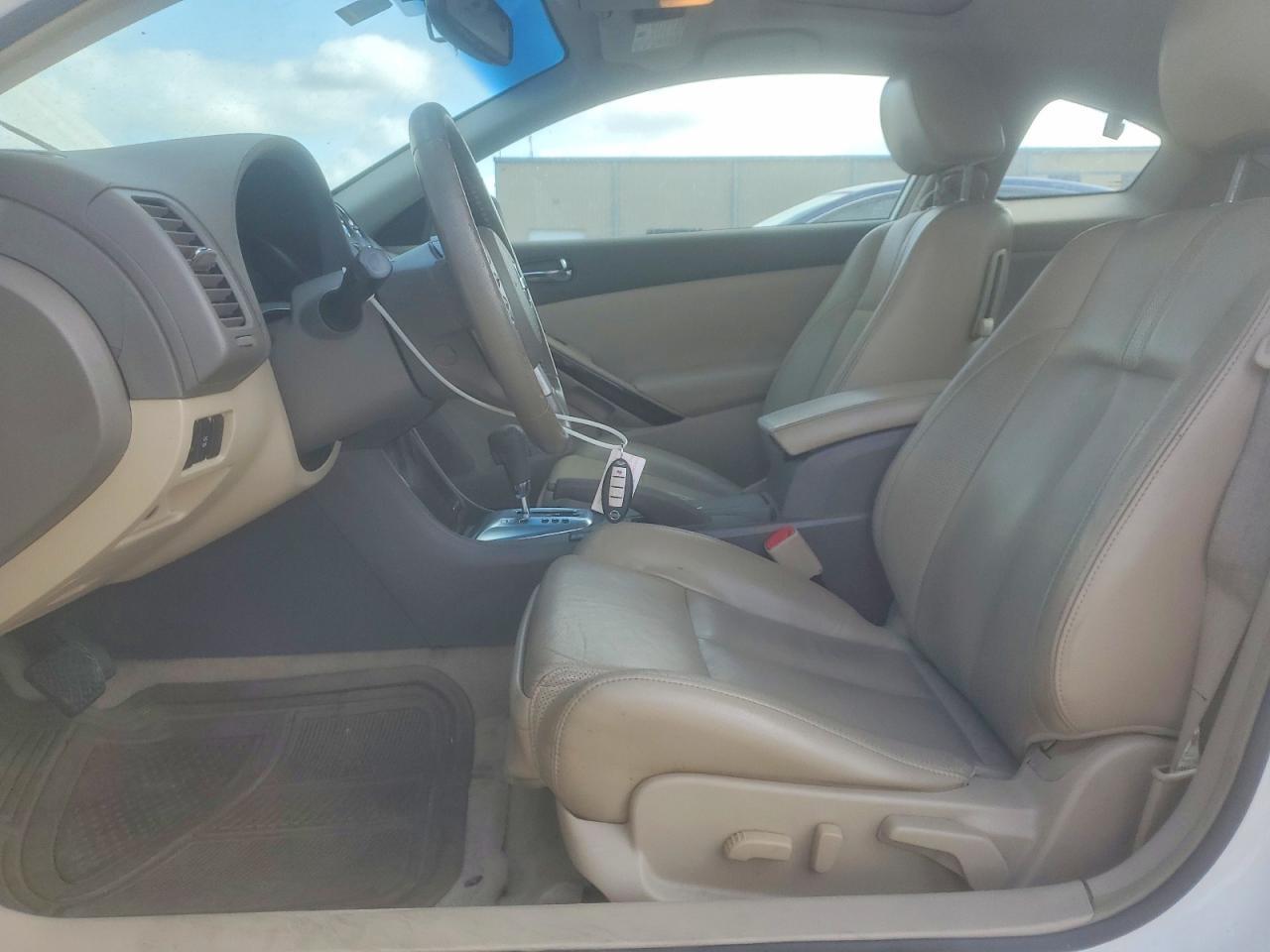 2010 NISSAN ALTIMA