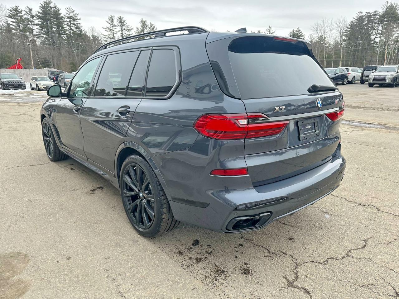 2022 BMW X7