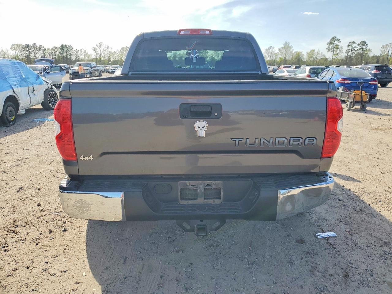 2016 TOYOTA TUNDRA