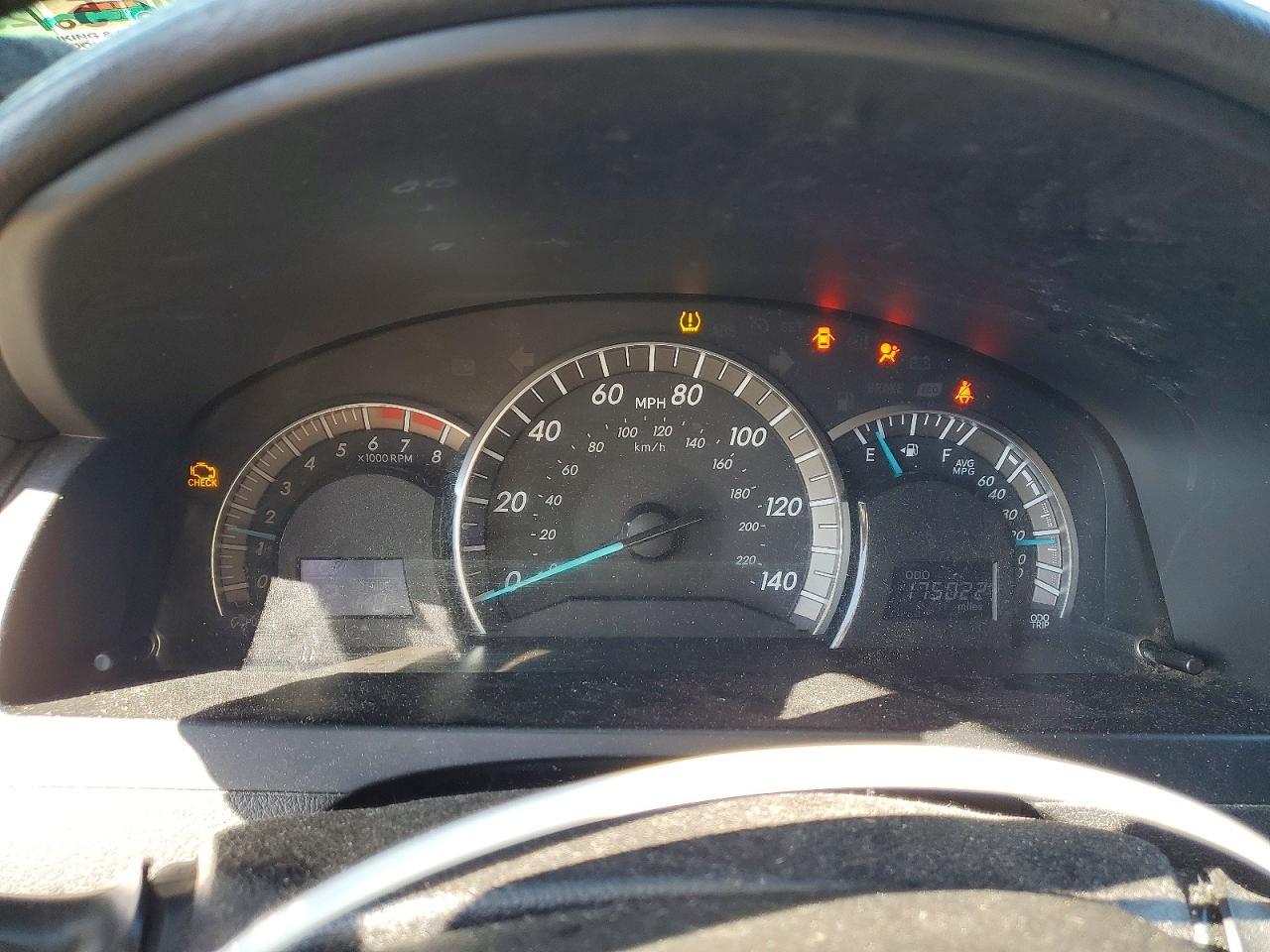 2014 TOYOTA CAMRY