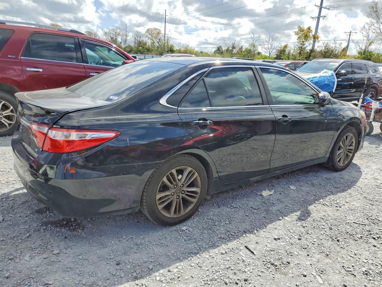 2016 TOYOTA CAMRY
