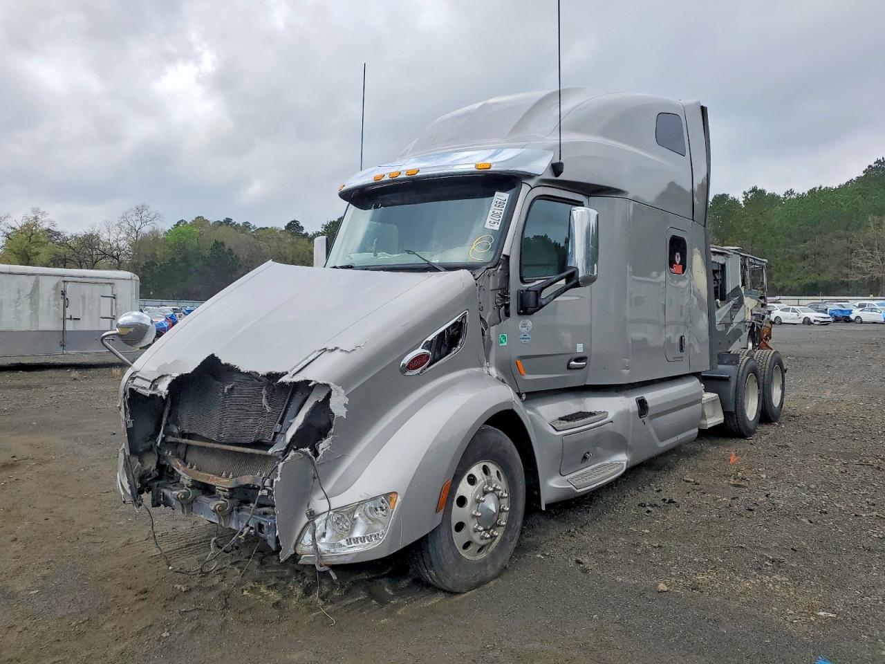 2020 PETERBILT 579