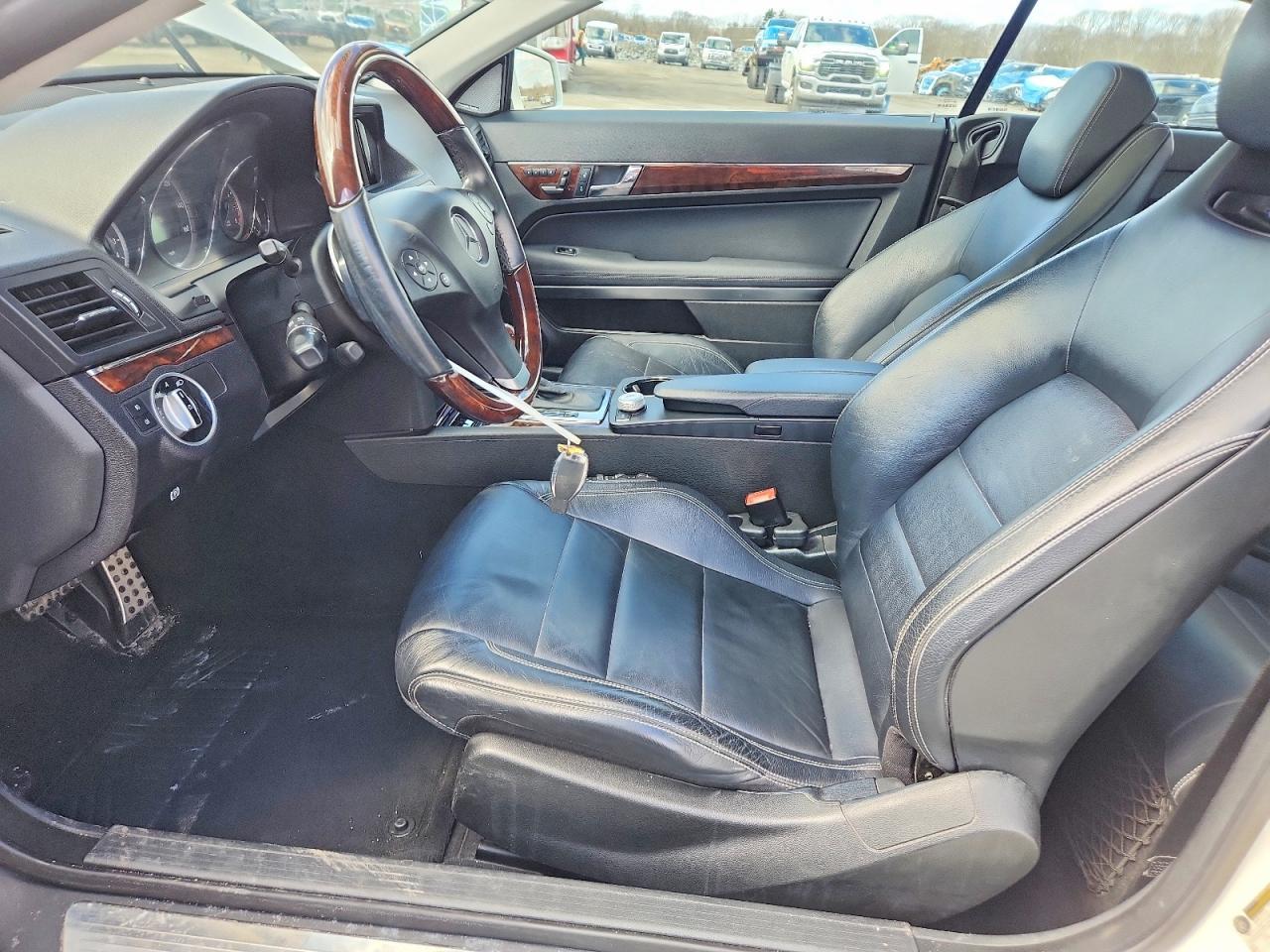2011 MERCEDES-BENZ E-Class