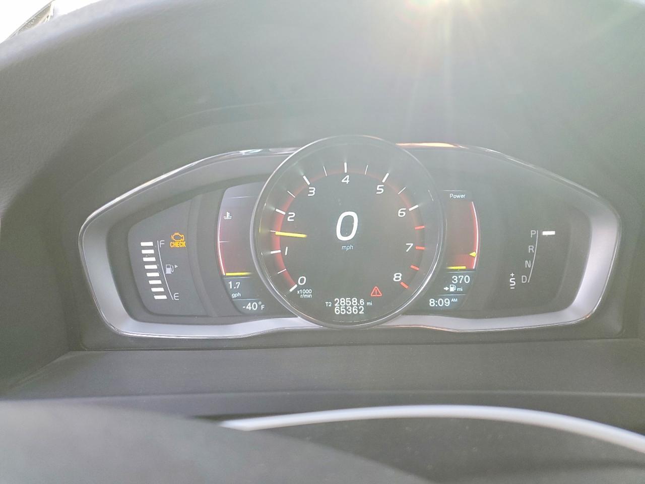 2015 VOLVO S60