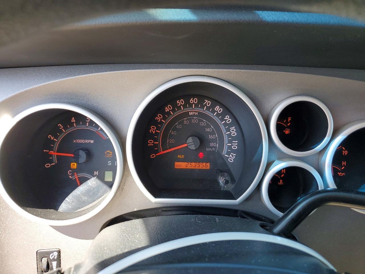 2011 TOYOTA TUNDRA