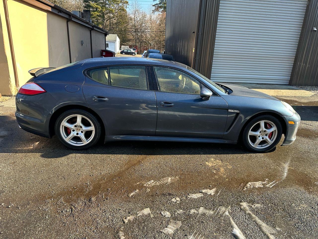 2013 PORSCHE Panamera
