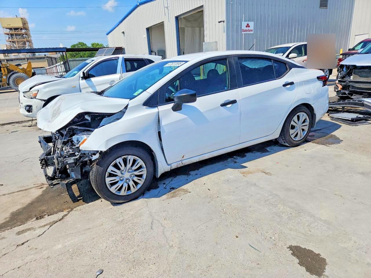 2020 NISSAN VERSA