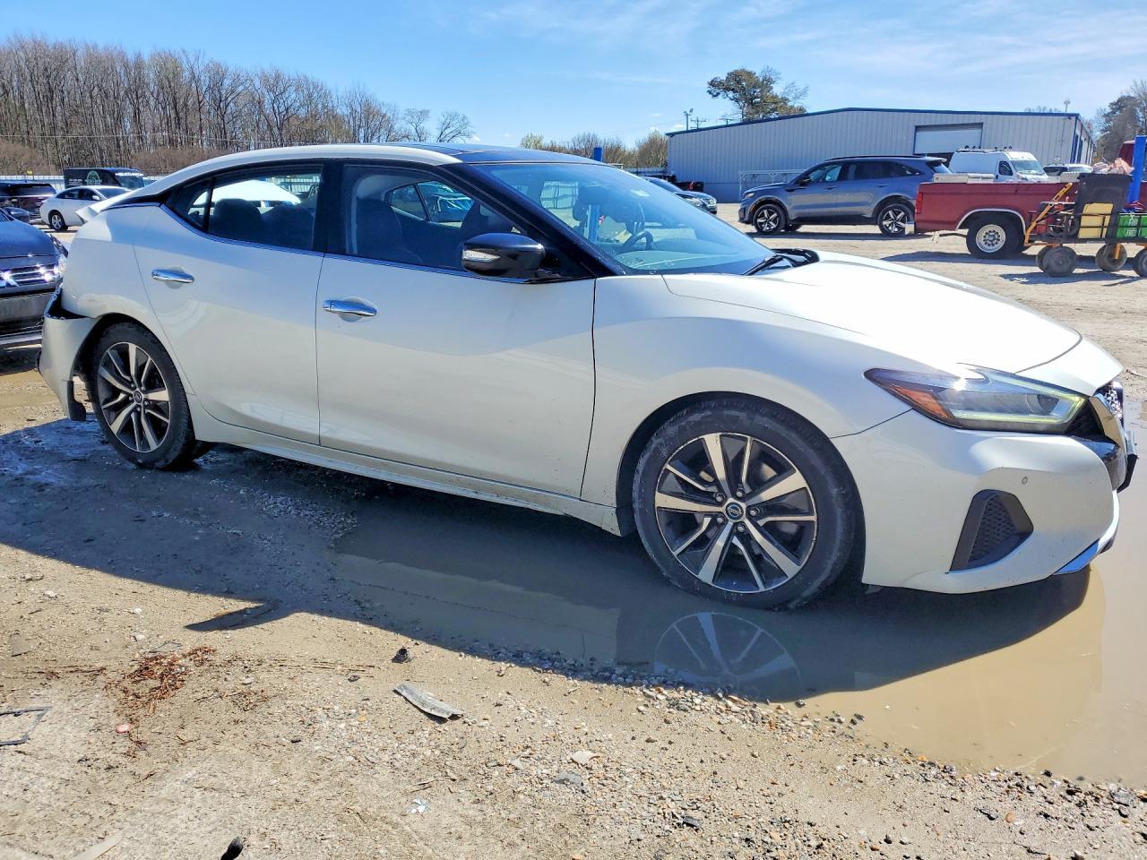 2019 NISSAN Maxima