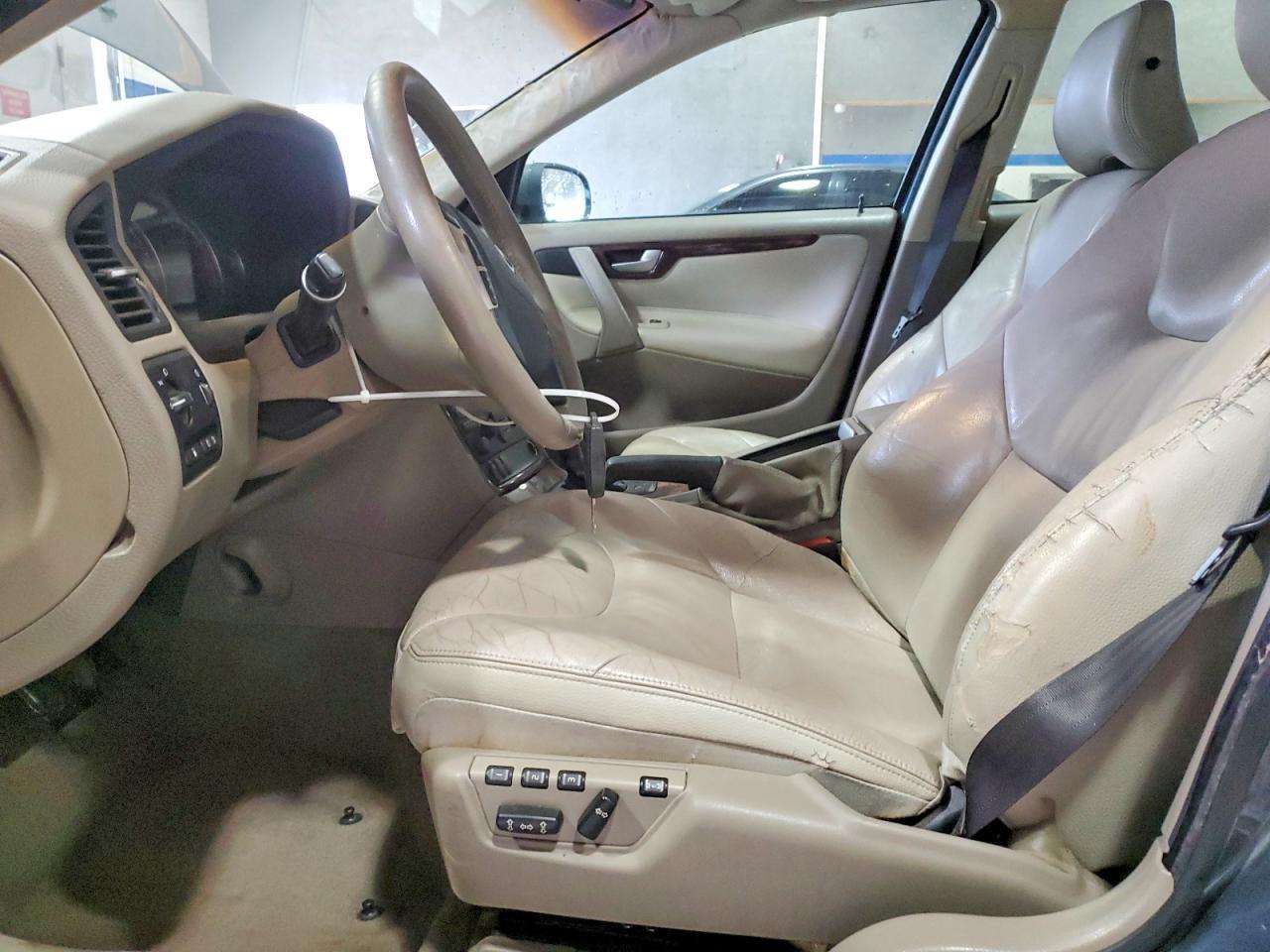 2007 VOLVO V70