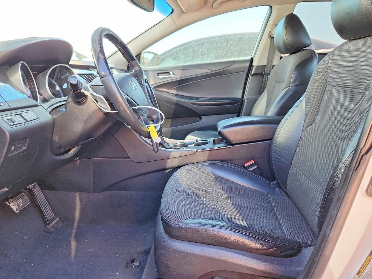 2011 HYUNDAI SONATA