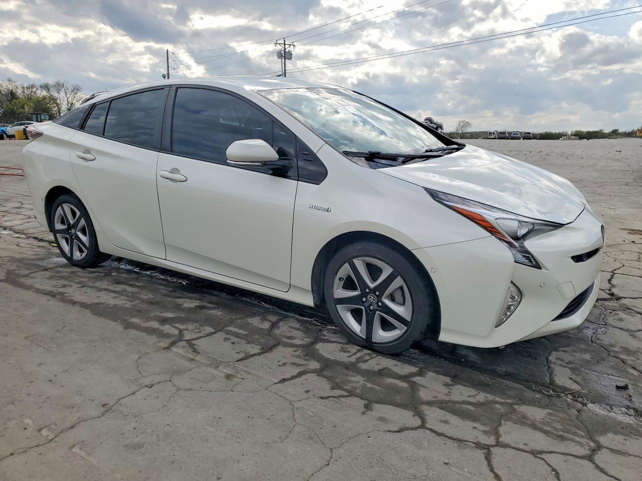 2017 TOYOTA PRIUS