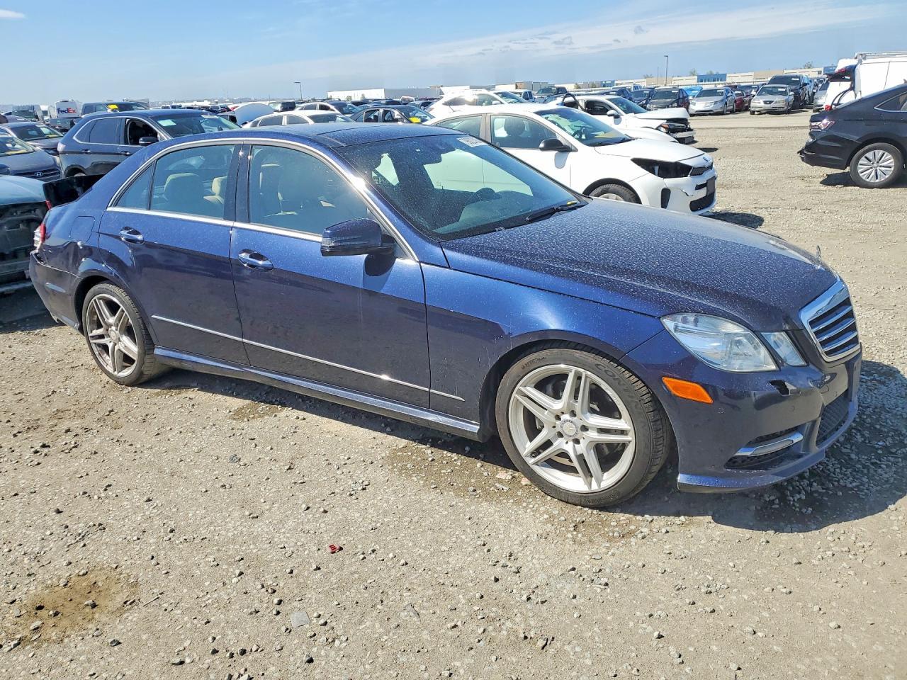 2013 MERCEDES-BENZ E-Class