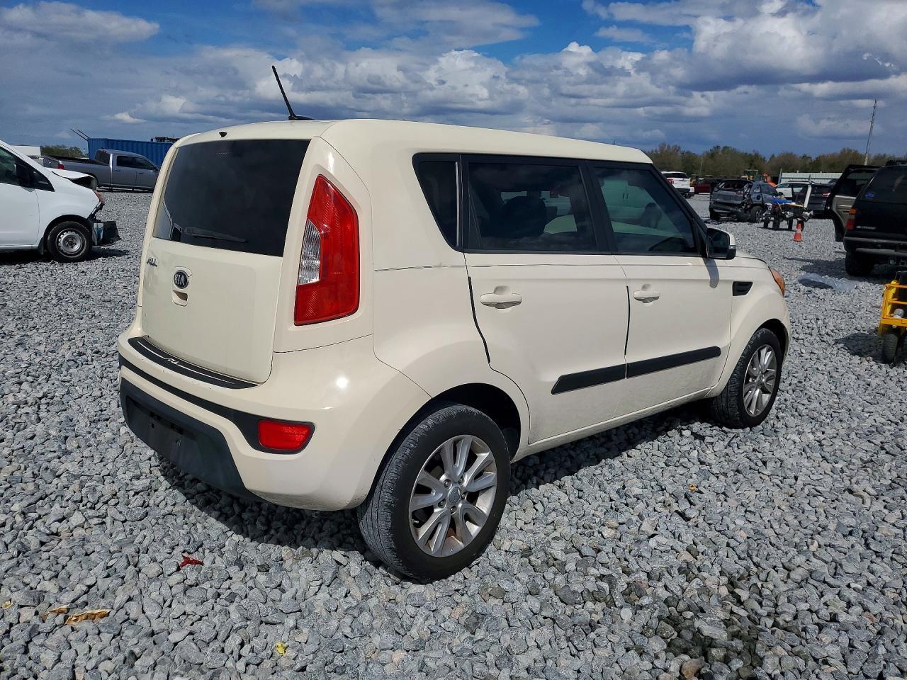2013 KIA SOUL